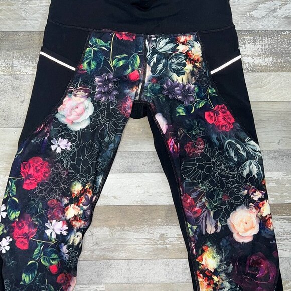 Athleta Women's Black Orchid Relay 2.0 Capri Size S - Picture 4 of 9